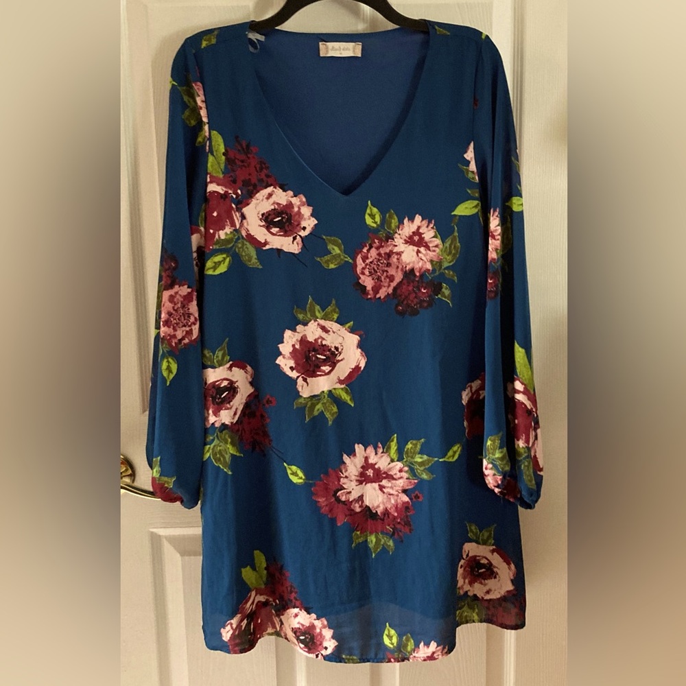 Altered state, long sleeve V-neck, lined dress, knee length,w/ gathered wrists.